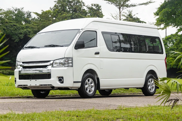 HiAce Commuter